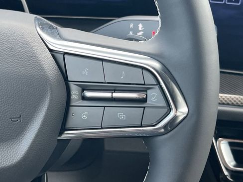 New 2026 Chevrolet Traverse High Country image 9