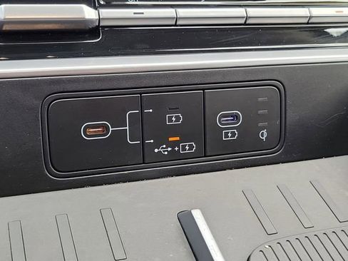 Used 2025 Hyundai Santa Fe SEL FWD image 35