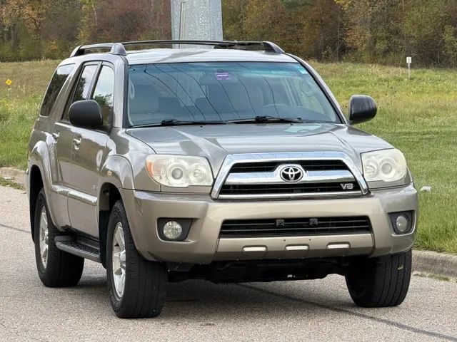Used 2006 Toyota 4Runner SR5 AWD/4WD image 5