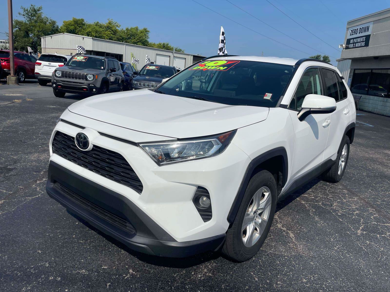 Used 2021 Toyota RAV4 XLE AWD/4WD image 3