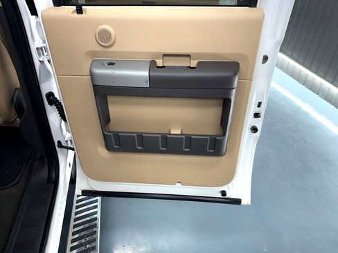 Used 2015 Ford F350 Lariat w/ Chrome Package image 31