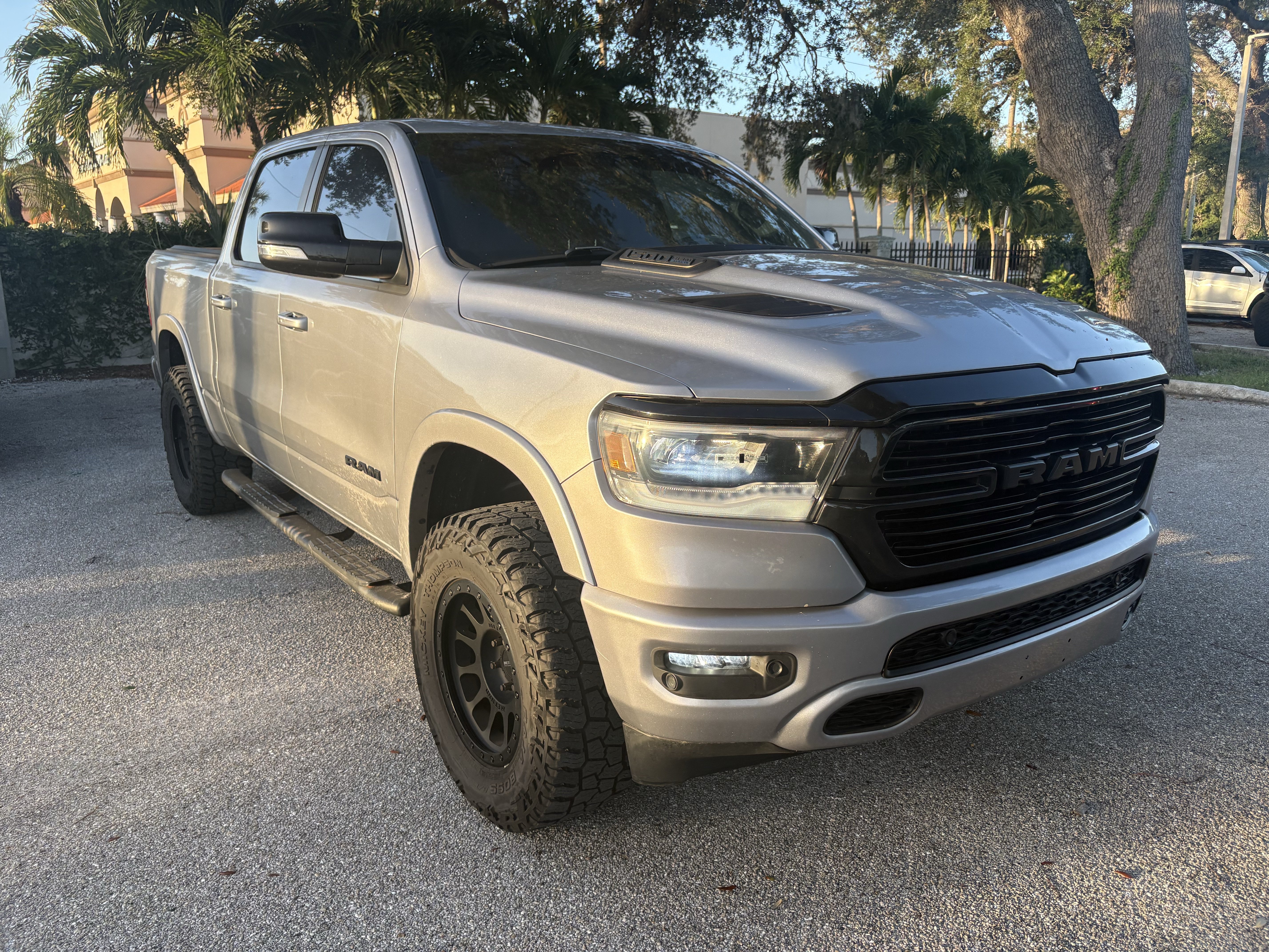 Used 2021 RAM 1500 Laramie AWD/4WD image 1