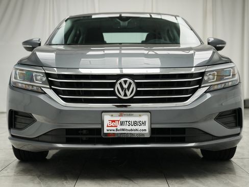 Used 2022 Volkswagen Passat 2.0T SE image 3