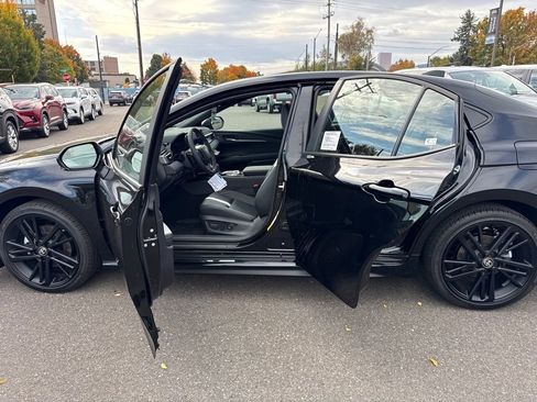 New 2026 Toyota Camry Hybrid image 16