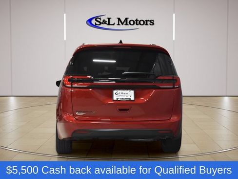 New 2026 Chrysler Pacifica Select w/ S Appearance Package FWD image 8