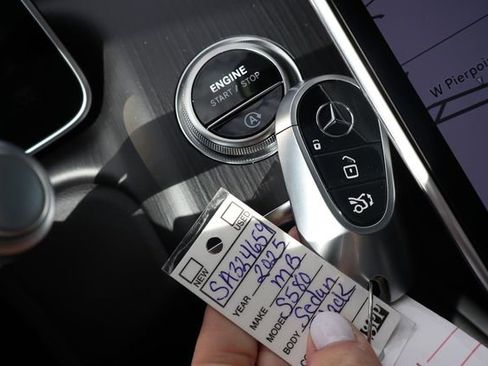 New 2025 Mercedes-Benz S 580 4MATIC Sedan image 10