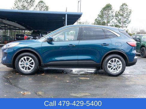Used 2020 Ford Escape SE image 3