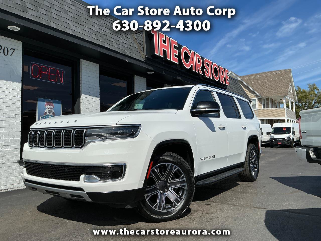 Used 2024 Jeep Wagoneer Series II w/ Flexible Seating Group RWD image 1
