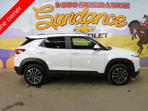 Used 2025 Chevrolet TrailBlazer LT AWD/4WD image 1