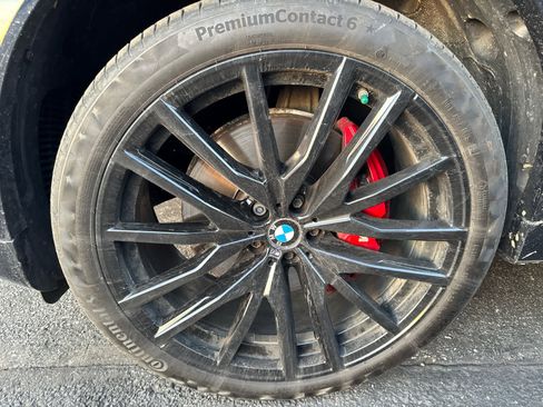 Used 2024 BMW X6 xDrive40i w/ Premium Package image 11