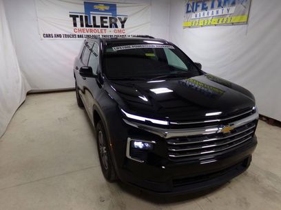 Used 2025 Chevrolet Traverse LT