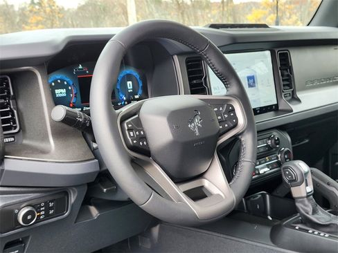 New 2025 Ford Bronco Badlands image 18