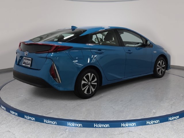 Used 2017 Toyota Prius Prime Premium FWD image 6