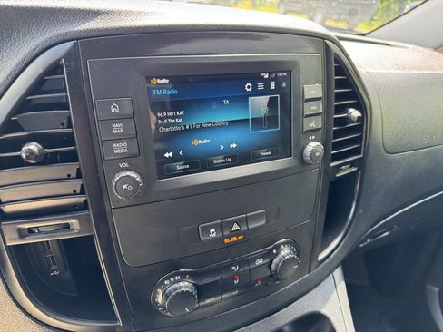 Used 2021 Mercedes-Benz Metris image 13