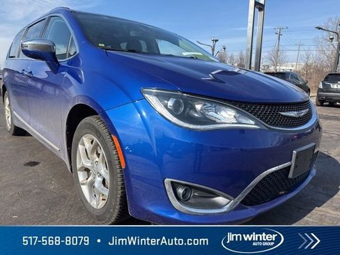 Used 2020 Chrysler Pacifica Limited image 2