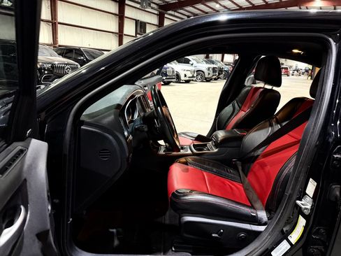 Used 2017 Dodge Charger R/T RWD image 13