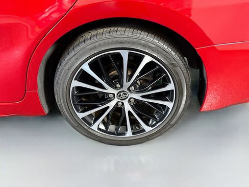 Used 2020 Toyota Camry SE FWD image 36