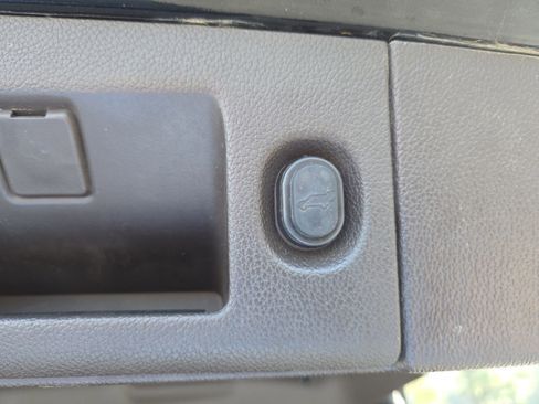 Used 2016 GMC Yukon XL Denali w/ Open Road Package image 27