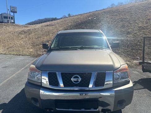 Used 2008 Nissan Titan SE image 2