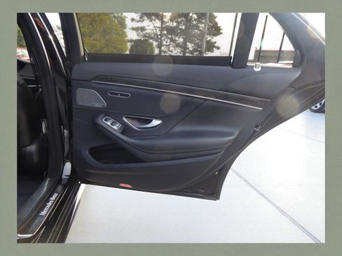 Used 2020 Mercedes-Benz S 560 4MATIC Sedan w/ AMG Line Exterior image 20