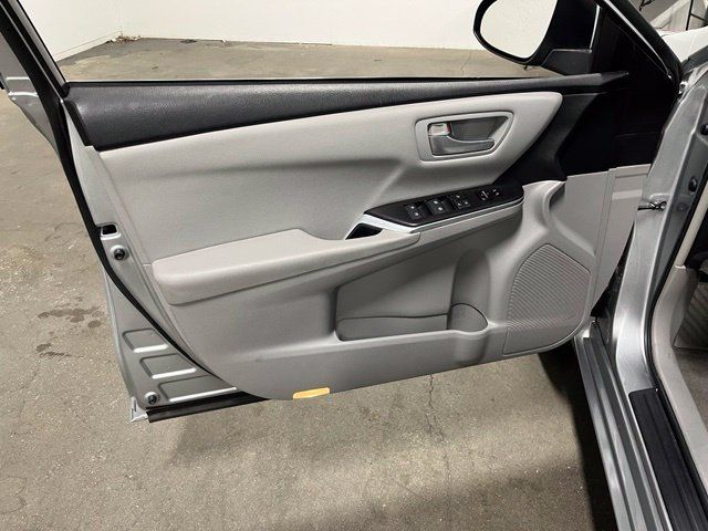 Used 2017 Toyota Camry LE FWD image 25