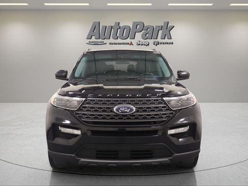 Used 2023 Ford Explorer XLT w/ Equipment Group 202A AWD/4WD image 4