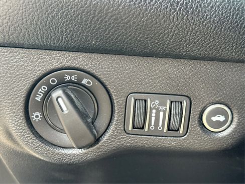 Used 2019 Dodge Challenger SXT image 16