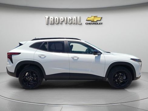 New 2026 Chevrolet Trax LT w/ Midnight Edition FWD image 6