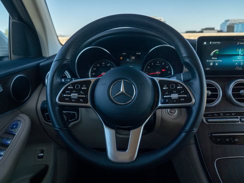 Used 2022 Mercedes-Benz GLC 300 4MATIC image 22
