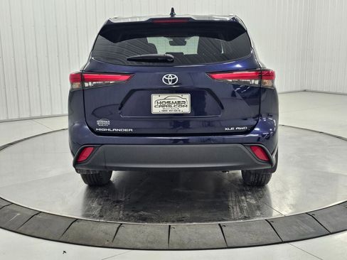 Used 2022 Toyota Highlander XLE image 4