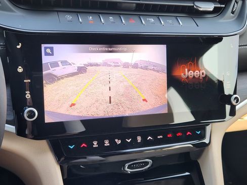 New 2026 Jeep Grand Cherokee Limited RWD image 13