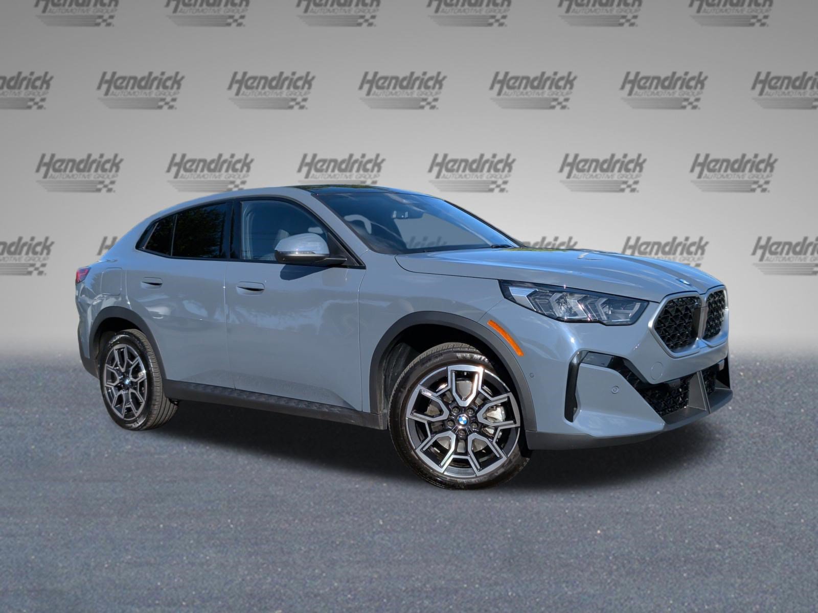 Used 2025 BMW X2 xDrive28i AWD/4WD image 2