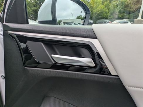 New 2025 Mitsubishi Outlander SE image 34