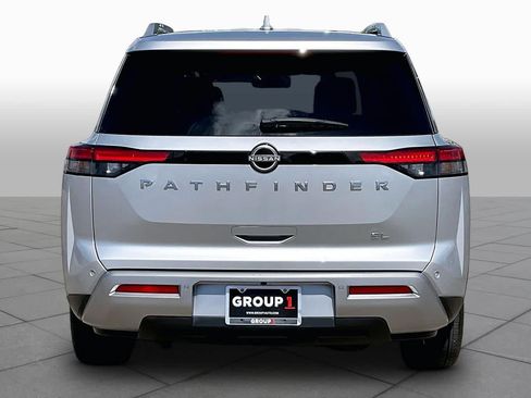 Used 2025 Nissan Pathfinder SL FWD image 5