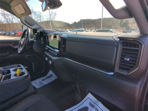 Certified 2024 GMC Sierra 2500 SLE w/ SLE Value Package; image 29