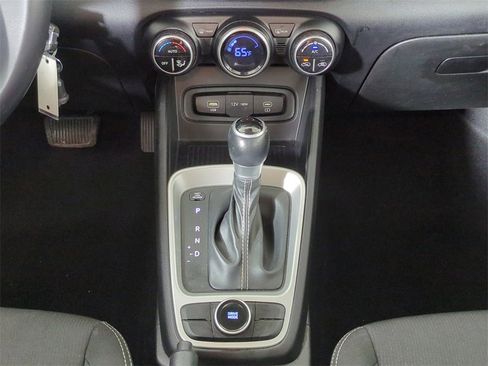 Used 2023 Hyundai Venue SEL w/ Cargo Package image 19