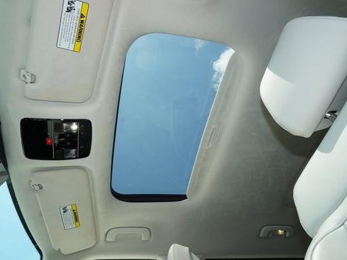 Used 2025 Hyundai Santa Fe Calligraphy FWD image 8