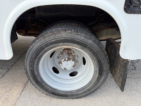 Used 2009 Ford F450 2WD Regular Cab Super Duty image 17