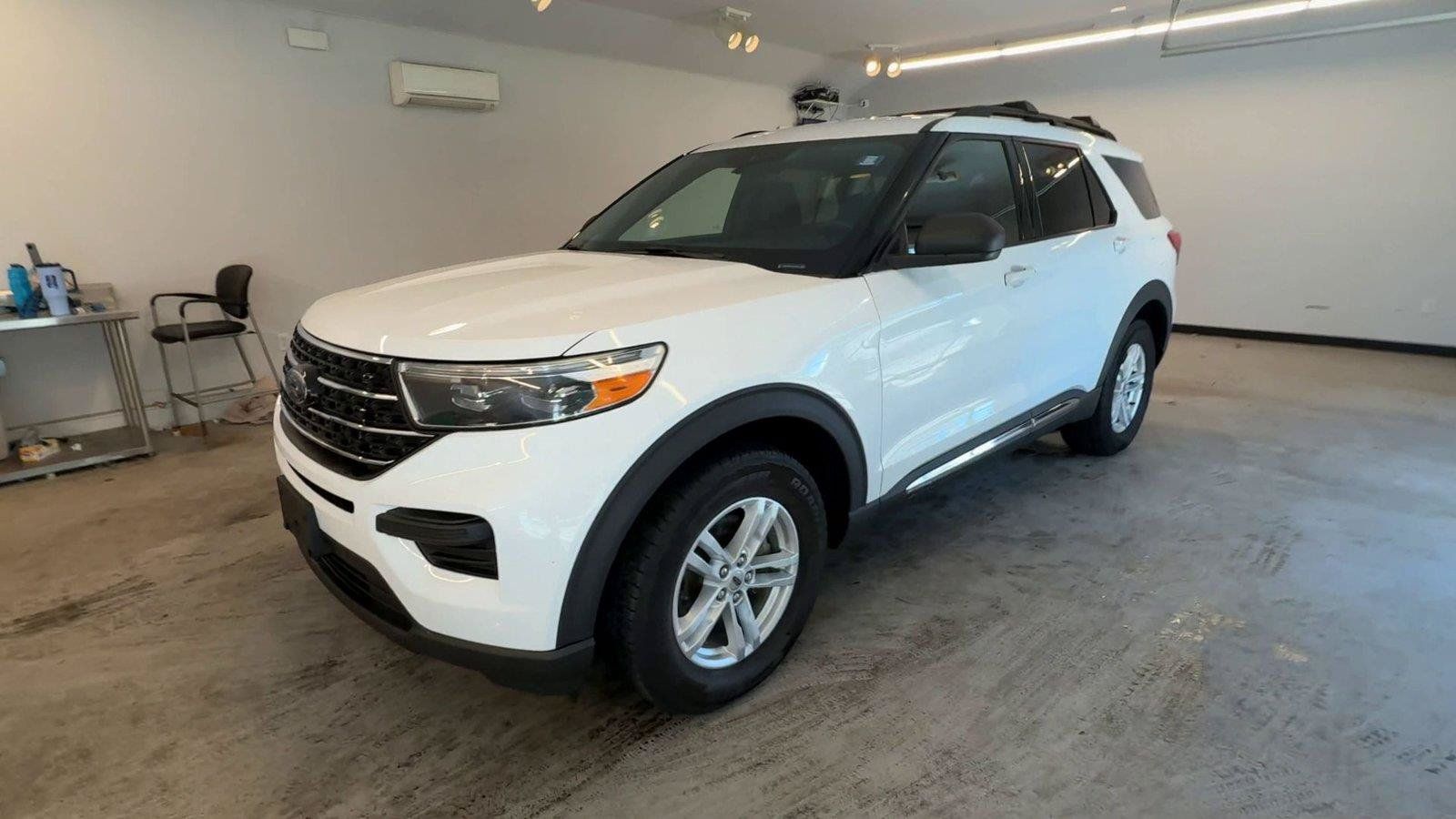 Used 2020 Ford Explorer XLT w/ Comfort Package AWD/4WD image 3
