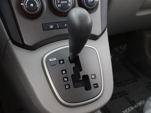 Used 2007 Kia Rondo LX w/ Convenience Pkg image 36