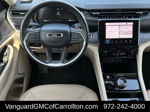 Used 2022 Jeep Grand Cherokee Limited image 11