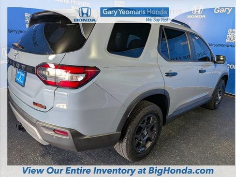 Certified 2025 Honda Pilot TrailSport image 7