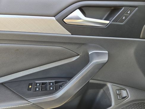 Used 2024 Volkswagen Jetta SE image 18