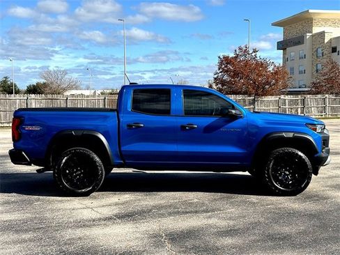 Used 2023 Chevrolet Colorado Trail Boss image 9