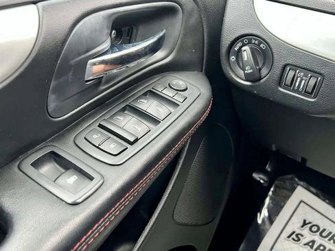 Used 2014 Dodge Grand Caravan R/T image 14