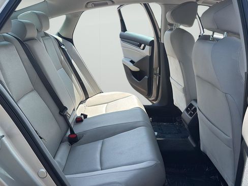 Used 2018 Honda Accord EX image 17