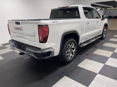 Used 2022 GMC Sierra 1500 SLT w/ SLT Convenience Package AWD/4WD image 4