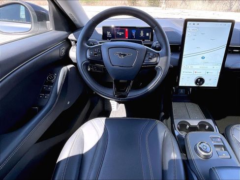 Used 2021 Ford Mustang Mach-E Premium AWD/4WD image 17