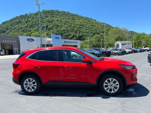 Used 2024 Ford Escape Active w/ Tech Pack #2 AWD/4WD image 4
