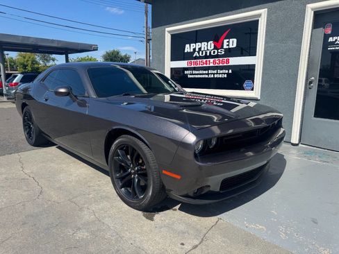 Used 2017 Dodge Challenger SXT w/ Blacktop Package RWD image 1